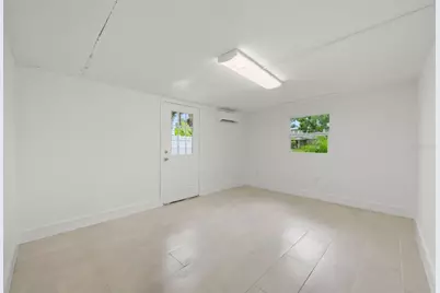 5301 Venetian Boulevard NE, Saint Petersburg, FL 33703 - Photo 22