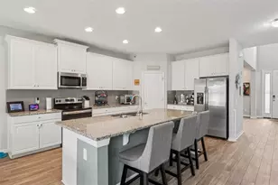 6634 Dutton Dr, Wesley Chapel, FL 33545 - Photo 4