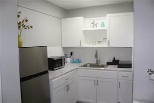 6027 1st Ave N, Saint Petersburg, FL 33710 - Photo 10