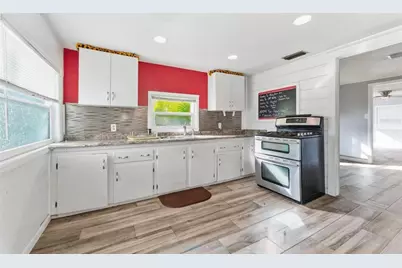 8010 Riverview Drive, Riverview, FL 33578 - Photo 14