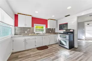 8010 Riverview Dr, Riverview, FL 33578 - Photo 14