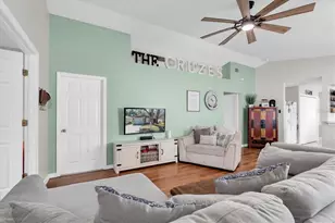 8729 Morrison Oaks Ct, Temple Terrace, FL 33637 - Photo 4
