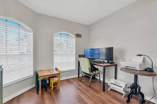 8729 Morrison Oaks Ct, Temple Terrace, FL 33637 - Photo 18