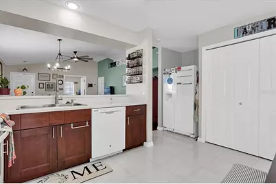 8729 Morrison Oaks Court, Temple Terrace, FL 33637 - Photo 14