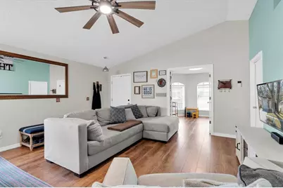 8729 Morrison Oaks Court, Temple Terrace, FL 33637 - Photo 6