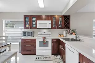 8729 Morrison Oaks Ct, Temple Terrace, FL 33637 - Photo 12