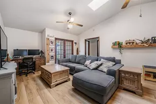 9814 Reylinda Ave, Thonotosassa, FL 33592 - Photo 6