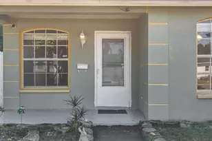 1926 29th Ave N, Saint Petersburg, FL 33713 - Photo 2