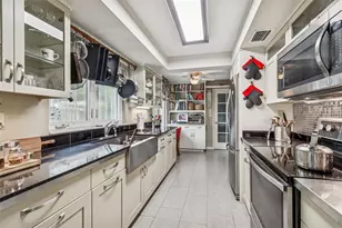 1399 Embassy Dr, Clearwater, FL 33764 - Photo 16