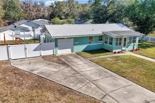 12385 SE 135 Ct, Ocklawaha, FL 32179 - Photo 1