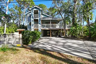 13837 76th Ave, Seminole, FL 33776 - Photo 2