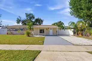 318 Country Club Dr, Oldsmar, FL 34677 - Photo 2