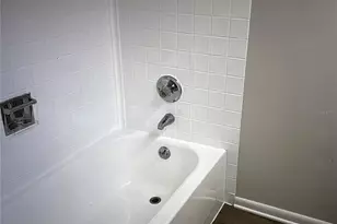 4755 Puritan Cir, Tampa, FL 33617 - Photo 8