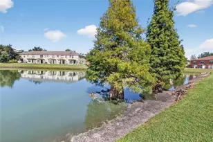 10830 Lake St Charles Blvd, Riverview, FL 33578 - Photo 32