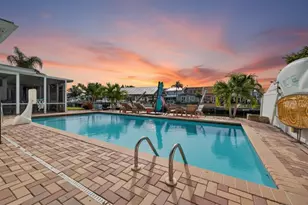 8718 Palisades Dr, Tampa, FL 33615 - Photo 2