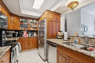 5220 Brittany Dr S, Saint Petersburg, FL 33715 - Photo 2