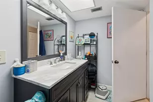 5220 Brittany Dr S, Saint Petersburg, FL 33715 - Photo 28