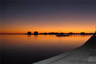 5220 Brittany Dr S, Saint Petersburg, FL 33715 - Photo 4