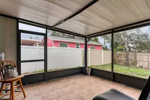 8611 Chinaberry Dr, Tampa, FL 33637 - Photo 36