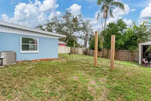 8611 Chinaberry Dr, Tampa, FL 33637 - Photo 4