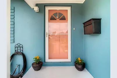 5400 3rd Avenue N, Saint Petersburg, FL 33710 - Photo 2