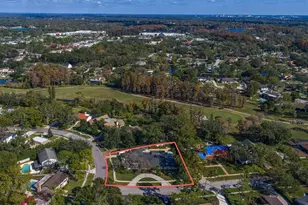 12915 Golf Crest Terrace, Tampa, FL 33618 - Photo 2