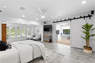 12915 Golf Crest Terrace, Tampa, FL 33618 - Photo 16