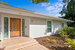 12915 Golf Crest Terrace, Tampa, FL 33618 - Photo 10
