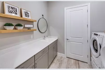 7452 Summer Court, Sarasota, FL 34231 - Photo 18