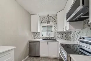 3010 Pinellas Point Dr S, Saint Petersburg, FL 33712 - Photo 18