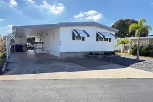 622 Mt Oak Ave NE, Saint Petersburg, FL 33702 - Photo 2