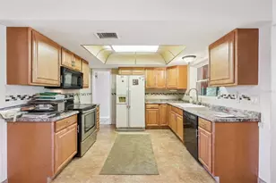 2228 NE Coachman Rd, Clearwater, FL 33765 - Photo 16