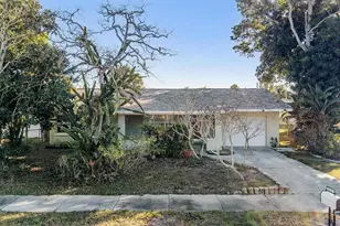 2025 Plaza Dolores, Clearwater, FL 33755 - Photo 2