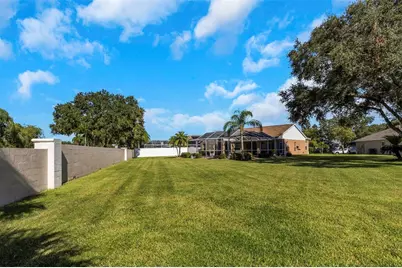 394 Fountainview Circle, Oldsmar, FL 34677 - Photo 10