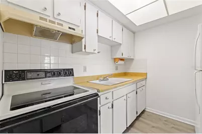 11700 Park Boulevard #202, Seminole, FL 33772 - Photo 6