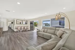 545 Capri Blvd, Treasure Island, FL 33706 - Photo 12