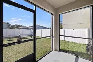 36412 Garden Wall Wy, Zephyrhills, FL 33541 - Photo 18