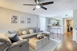 14623 Par Club Circle, Tampa, FL 33618 - Photo 12