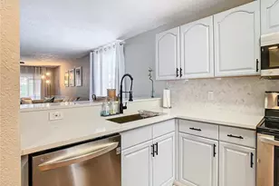 14623 Par Club Circle, Tampa, FL 33618 - Photo 4