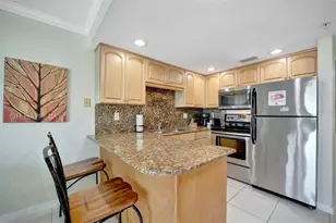 11360 Gulf Blvd, Treasure Island, FL 33706 - Photo 20