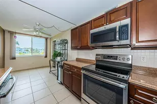 4880 Locust St NE, Saint Petersburg, FL 33703 - Photo 10