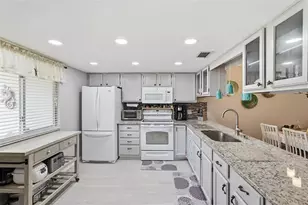 2948 Bancroft Cir E, Palm Harbor, FL 34683 - Photo 6