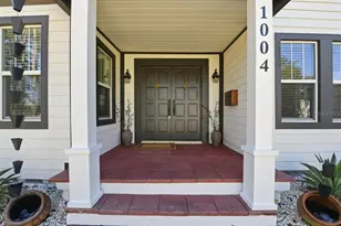 1004 W Charter St, Tampa, FL 33602 - Photo 2