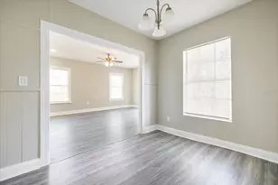 2402 W North B St, Tampa, FL 33609 - Photo 8