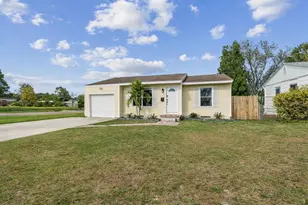 155 83rd Street N, Saint Petersburg, FL 33702 - Photo 1