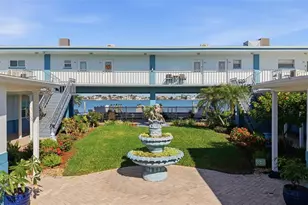 16 Paradise Ln, Saint Petersburg, FL 33706 - Photo 2