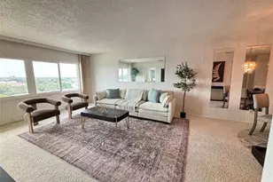100 Bluff View Dr, Belleair Bluffs, FL 33770 - Photo 6