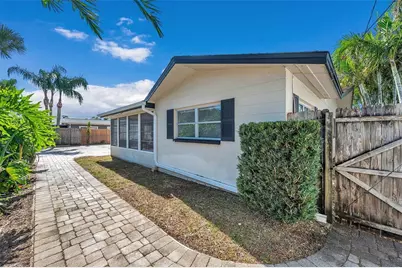 2825 60th Street N, Saint Petersburg, FL 33710 - Photo 2