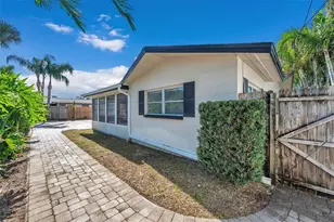 2825 60th St N, Saint Petersburg, FL 33710 - Photo 2