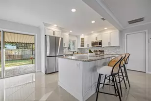 248 79th Ave NE, Saint Petersburg, FL 33702 - Photo 8